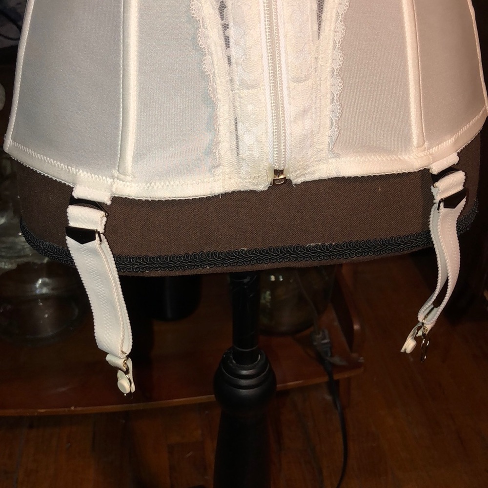 Corset Bustier w/garters SZ 34C - Picture 4 of 8